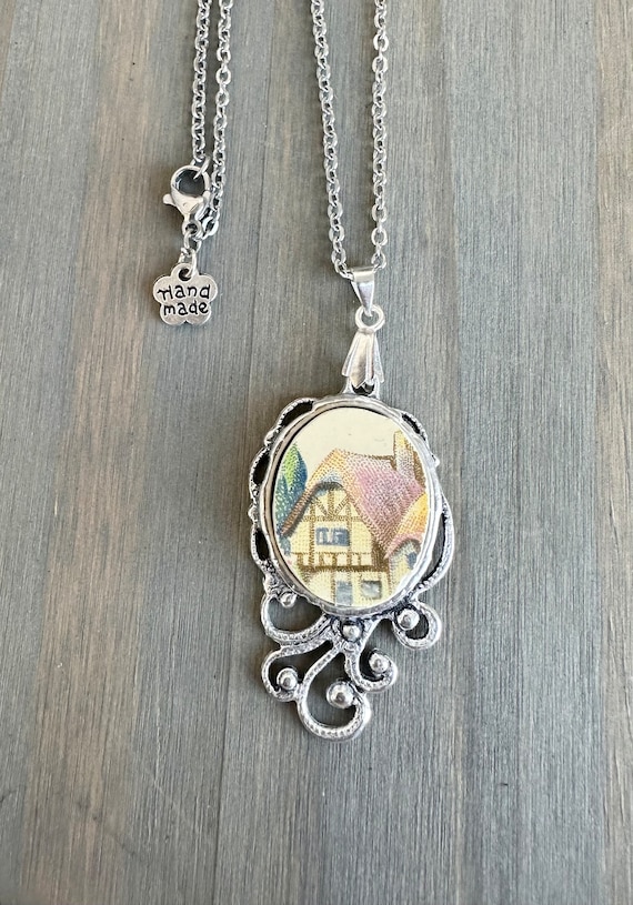 Rare Homer Laughlin English Cottage Broken China Gold Pendant Necklace
