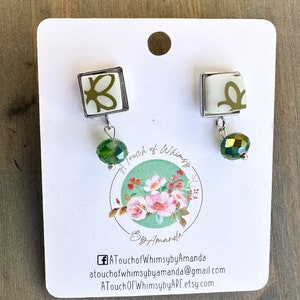 Beautiful 1970s Pyrex Spring Blossom broken china earrings with glass iridescent green beads