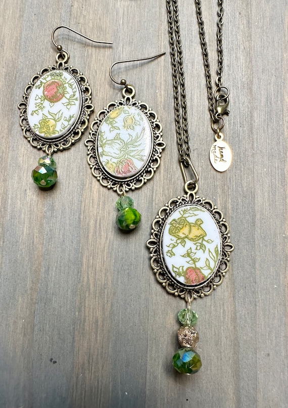 Spice of Life Broken China Jewelry Set, Upcycled Corelle Plate, Gold Pendant Earrings
