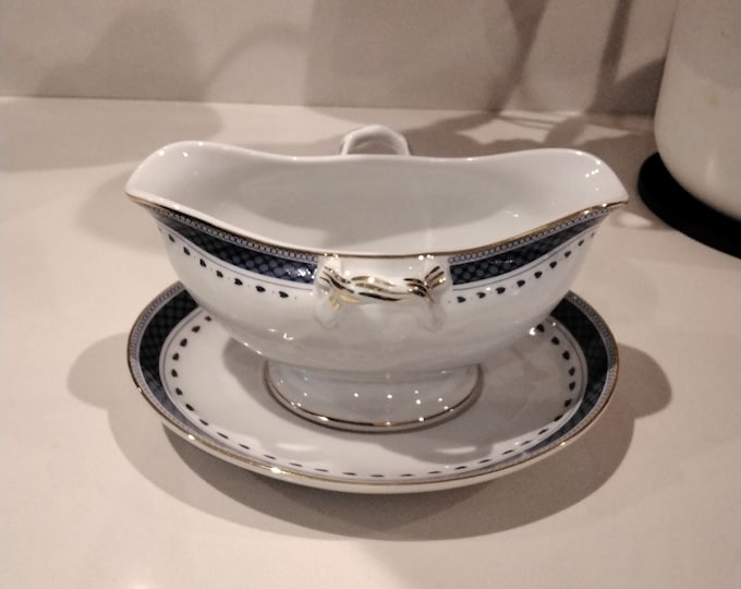 Vista Alegre Cozinah Sauce Boat and Stand