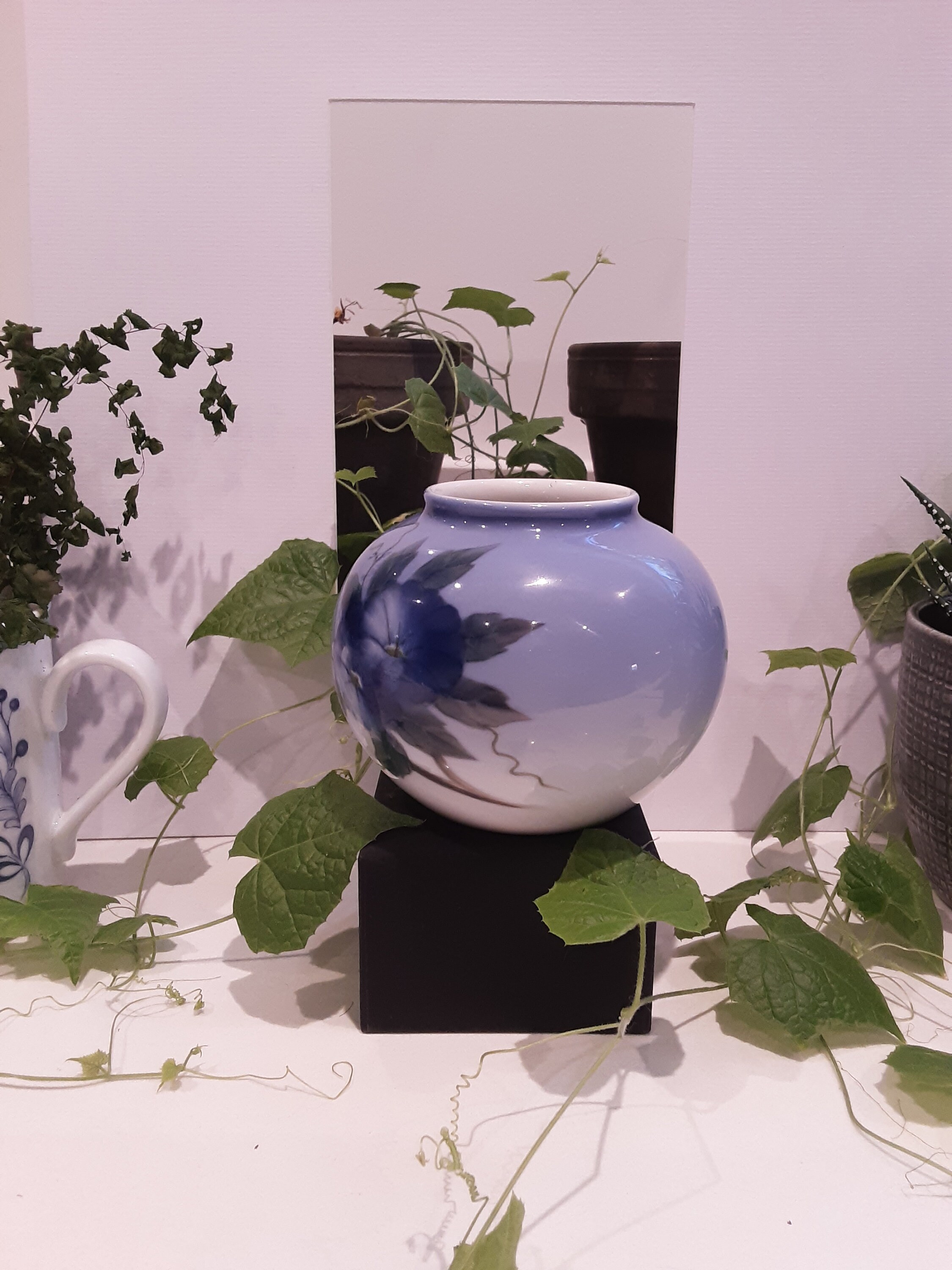 ロイヤルコペンハーゲンのポジー花瓶、青い花 - Etsy 日本