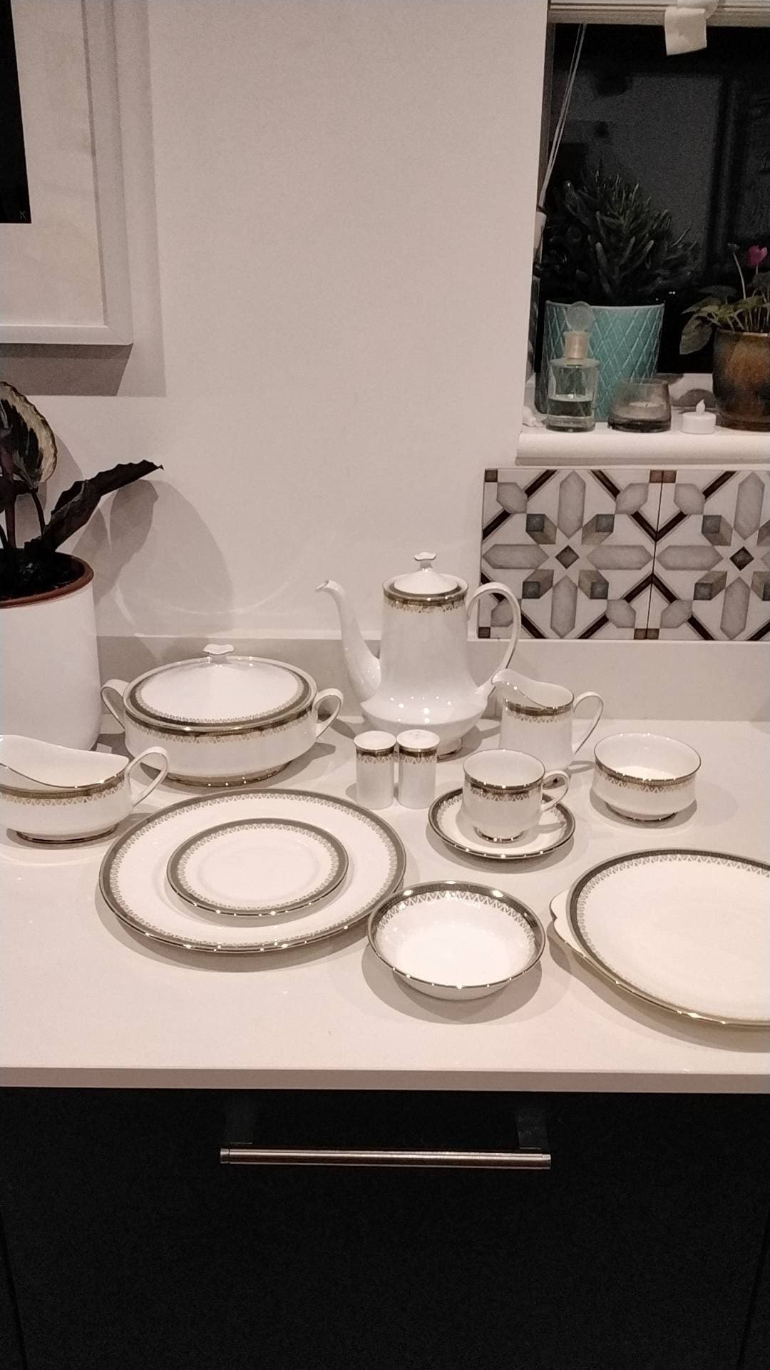 Royal Albert, Formerly Paragon Kensington, Fine Bone China Tableware