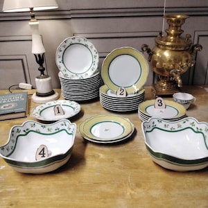 Gamme Medley en porcelaine Hutchenreuther, collection fleurs d'été, stock disponible à partir du menu. vintage, très bon état