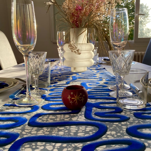Chemin de table en wax et ses 6 serviettes assorties-Handmade African Wax Table Runner and Napkins Set for Elegant Dining Table Decor