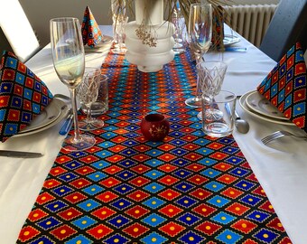 Chemin de table en wax et serviettes assorties-Handmade African Wax Table Runner and Napkins Set for Elegant Dining Table-Printed Runner