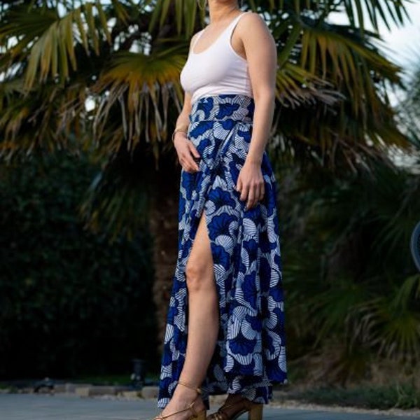 jupe portefeuille bleue en wax-Blue Printed Wrap Skirt- Boho Gift with Ditsy Floral Design - High Waist - Minimalist Loose and Long