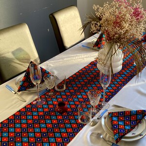 Chemin de table en wax et serviettes assorties-Handmade African Wax Table Runner and Napkins Set for Elegant Dining Table-Printed Runner image 4