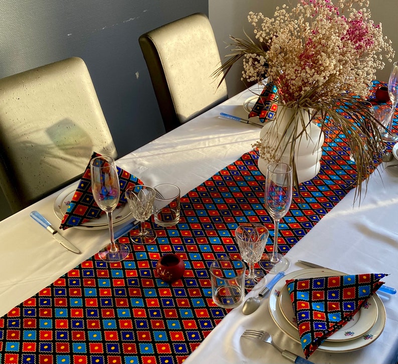 Chemin de table en wax et serviettes assorties-Handmade African Wax Table Runner and Napkins Set for Elegant Dining Table-Printed Runner image 4