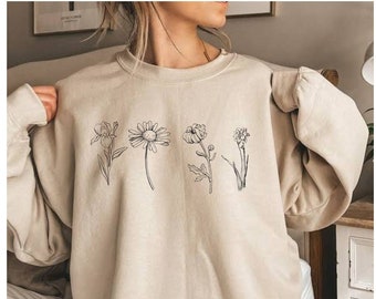 Personalized Birth Month,  Birth Flower Sweatshirt, Gift for Her, Sentimental Gift,  Gift for new mom