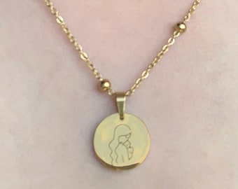 Fine necklace with engraved mom and baby pendant - Mother's Day gift necklace, elegant and feminine