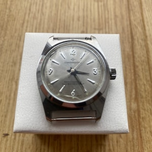 Vintage rare swiss men&#39;s wrist watch in excellent condition Continental. Made in the 70s