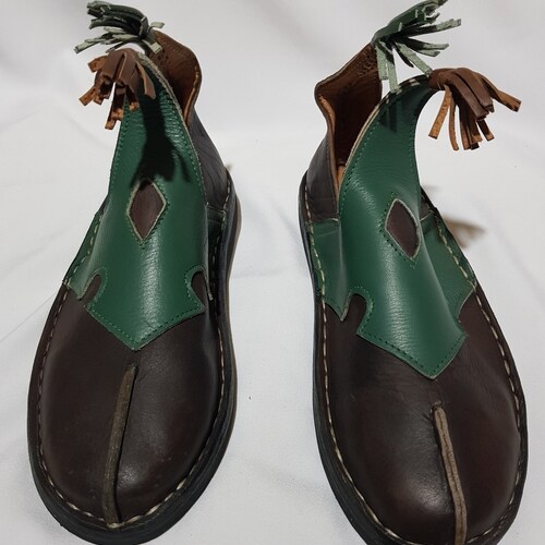 In stock ! Brown! Medieval Shoes; XIII Century Women's Flat Shoes; Authentic Look Shoes; Medieval shops Slip-on Shoes