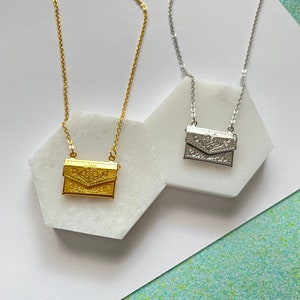 Colar Medalhão de Afirmação