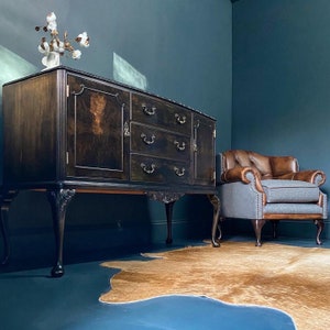 Antique Veneer Sideboard with carved detailes - Balck stained Sideboard