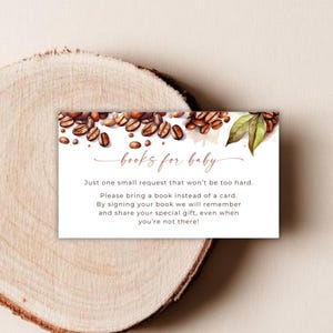Kaffee-Thema Baby-Dusche Bücher für Baby Karte Brauen Baby Coffee Shop bearbeitbare Vorlage Mädchen Junge Einladung Gehäuse Canva COFN9