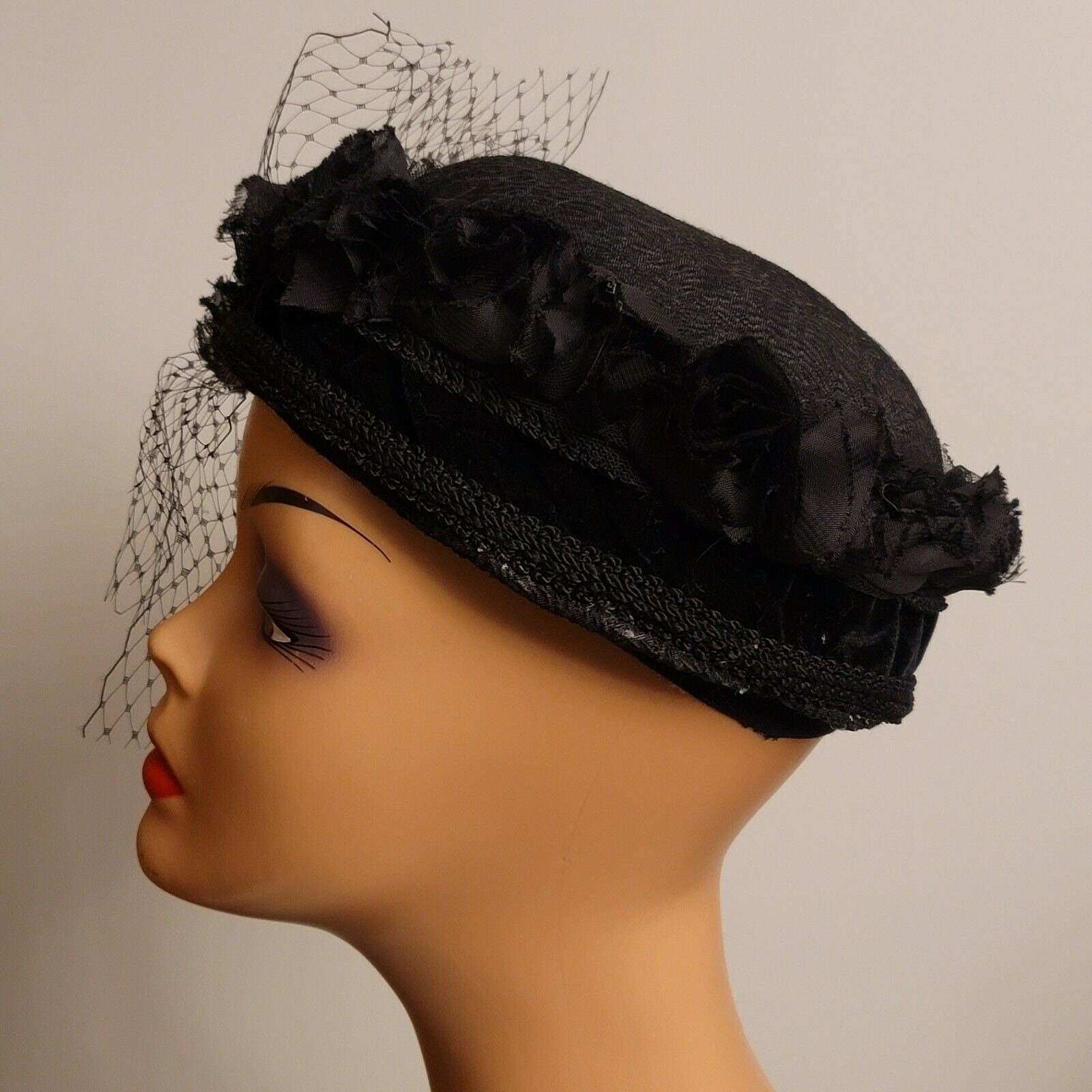 Vintage Mr. Richard Netted Pill Hat Velvet Trim Birks Box Pillbox Formal One Size Vintage Hats for Women for sale | eBay main image 2