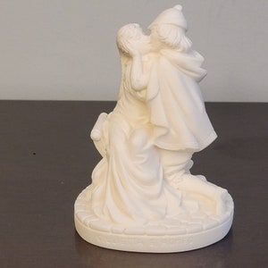 Romeo and Juliet Giuiletta E Romeo Signed Lucchesi Faro Alabaster Sculpture Italy