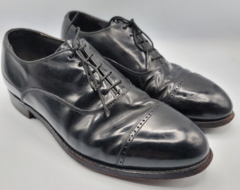 Vintage Bostonian Classics Black Leather Oxfords or Brogues. First