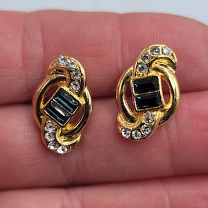 Pendientes de botón vintage tono dorado, pendientes perforados, bisutería clásica, regalo para ella.