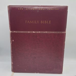 Vintage Family The Holy Bible Book Zondervan Leather Gold Trim Old Testament New Testament