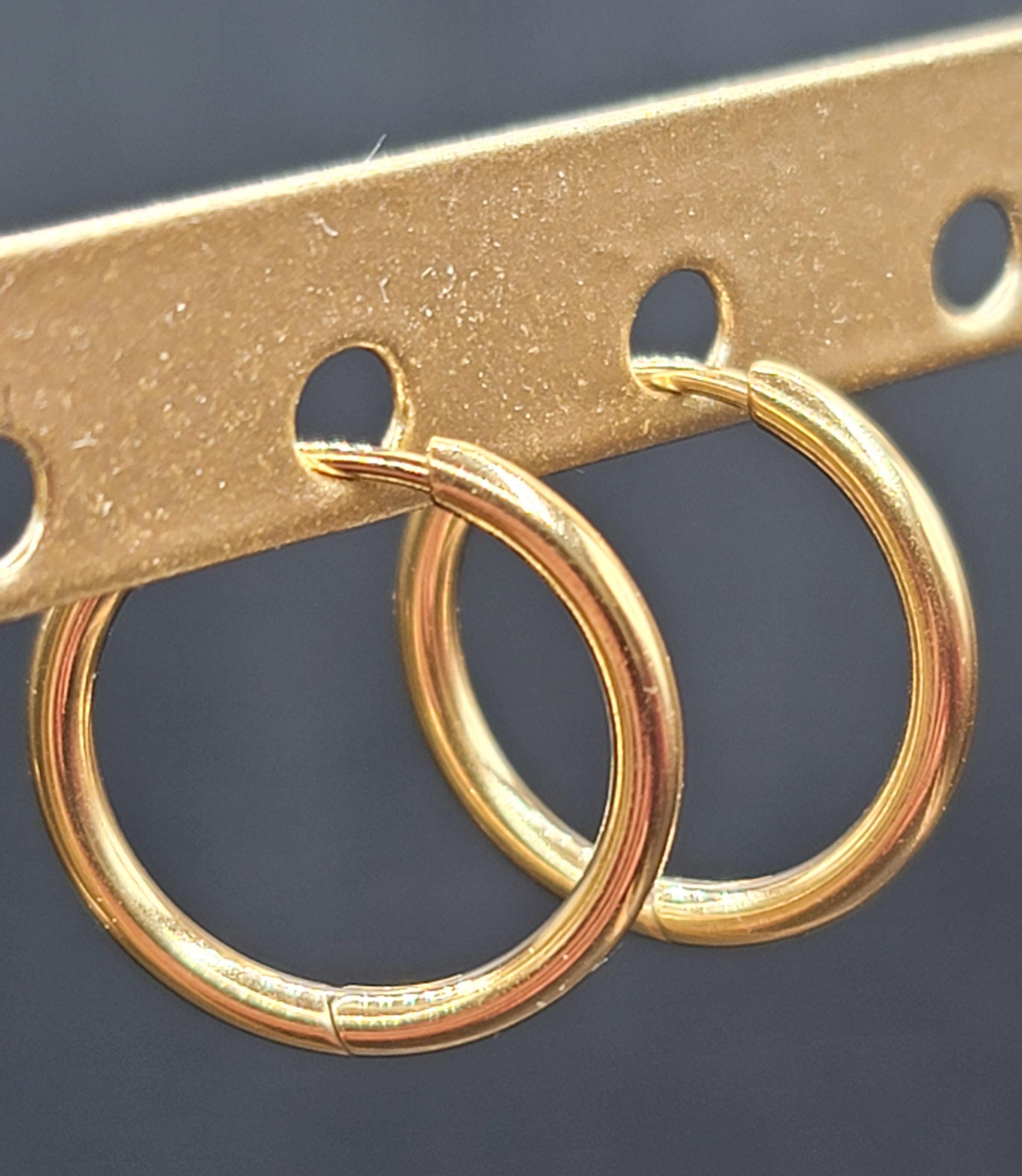 Créoles Ciselées En Or 18 Carats - Diamètre 12 Mm, Dormeuses, Or Jaune, Neuf Sans Emballage