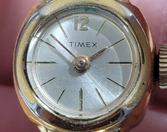 Vintage TIMEX Ladies Wrist Watch Gold Tone Hong Kong