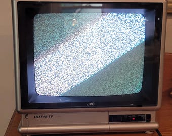 Téléviseur couleur rétro gaming JVC C-1465 CRT de 13 po.