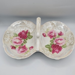 Grande desserte florale avec poignée en porcelaine estampée