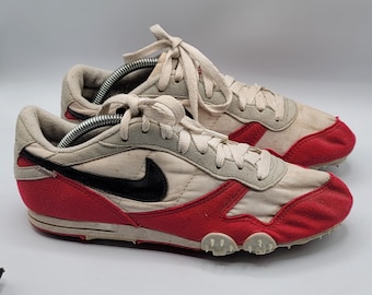 スパイク・シューズ NIKE vintage soccer spike shoes Rare Nike Zoom V Track Metal Cleats White Red Football
