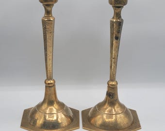 Juego vintage de portavelas con diseño floral grabado a mano, 21,5 cm de altura.