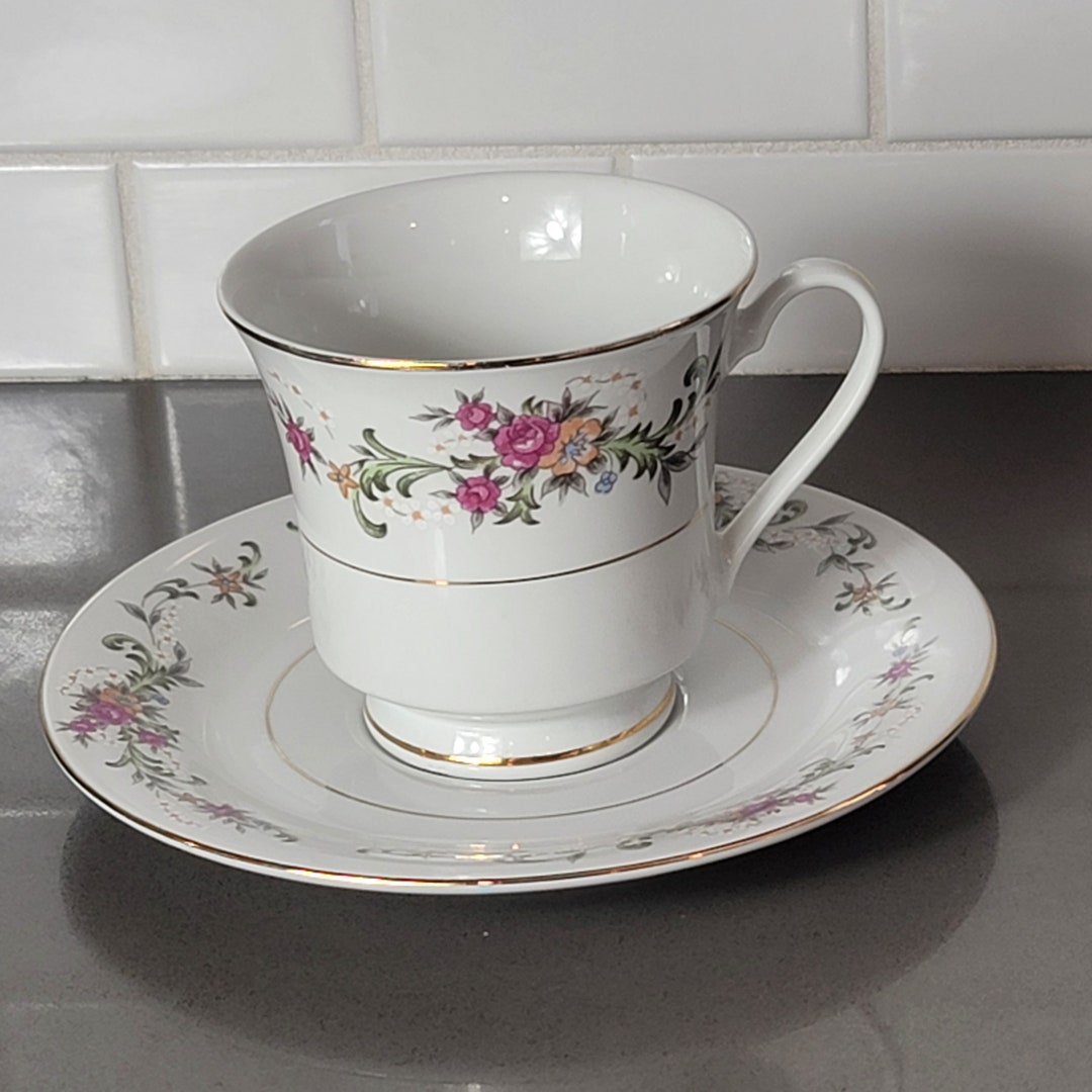 Lynns Floral Teacup and Saucer Fine Bone China Etsy