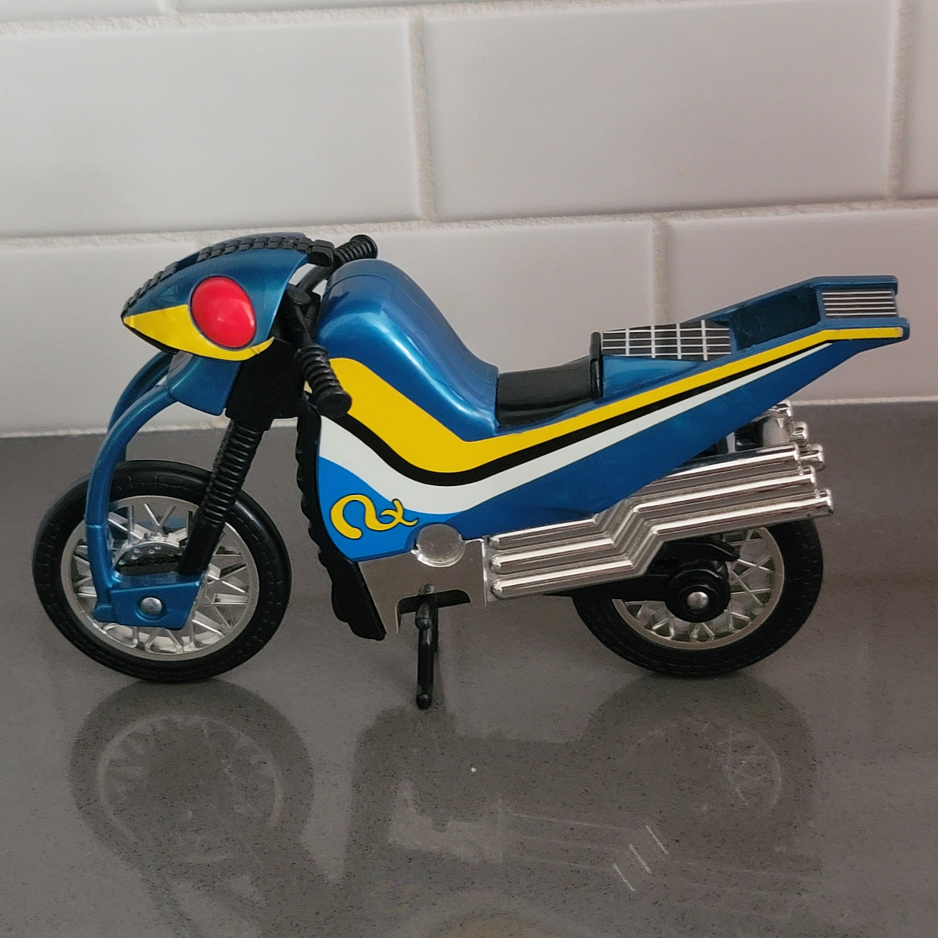 1995 Bandai Saban MASKED RIDER Combat Chopper Talking Bike