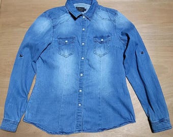 Camisa vaquera para mujer con cierre de perla, manga larga y mangas enrolladas, talla pequeña