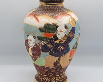 伝統的な日本の風景画の花瓶 薩摩焼 薩摩焼 碧山 大名行列風景文花瓶 - 敬誠アート [ 公式 ]