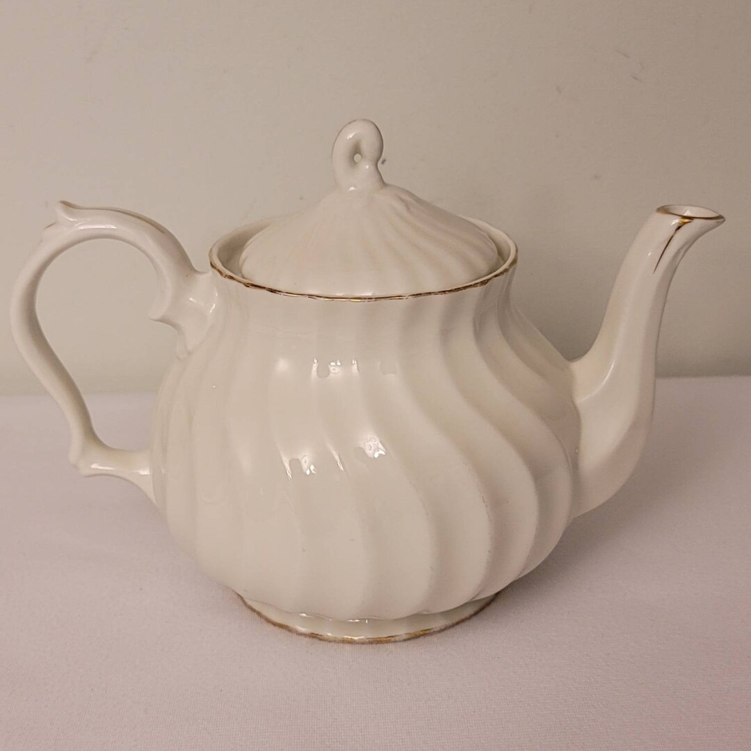 Vintage Teapot Regal Manor Teapot Robinson Design Group Fine China 1989