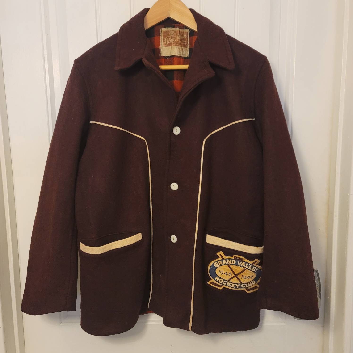 Vintage Aprons, Retro Aprons, Old Fashioned Aprons & Patterns 1940S Grand Valley Hockey Jacket Blazer $126.21 AT vintagedancer.com