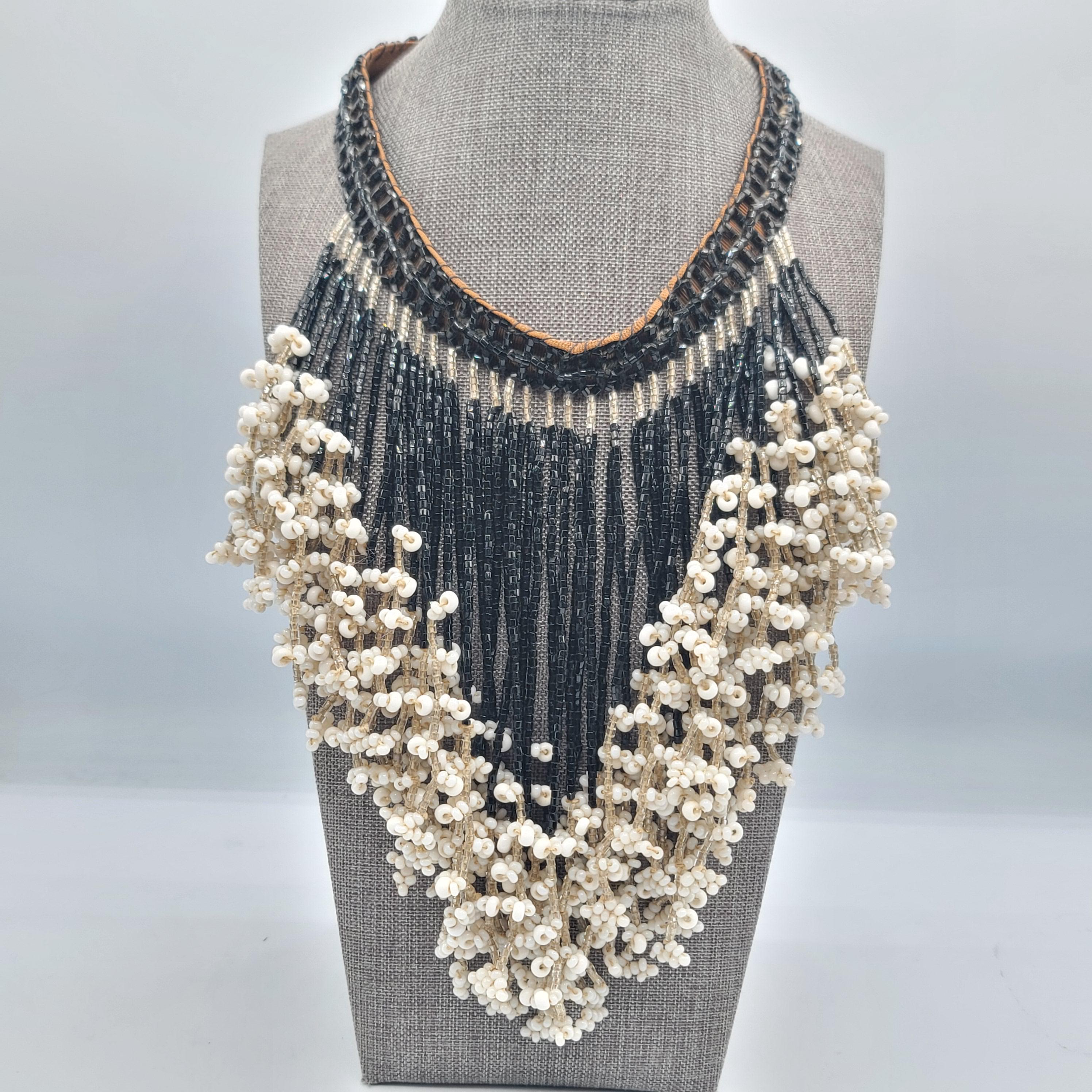 Collier Fantaisie Argenté Large - Ras Du Cou, Métal Argenté - Belle Qualité, Bon état Occasion