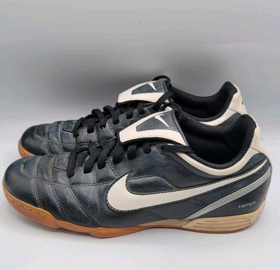 nike tiempo zoom air