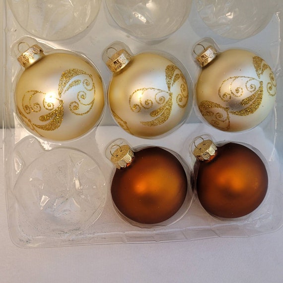 Large gold sale christmas balls