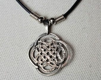 Celtic Knot Pendant Necklace – Leather Cord, Unisex Boho Jewelry, 90s NOS