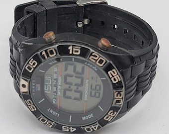 Reloj de pulsera digital y analógico para hombre Thre3 con batería nueva.