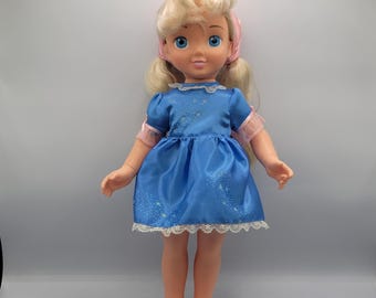 Bambola Disney Princess "La Piccola Cenerentola" da 38 cm (15 pollici), anno 2003