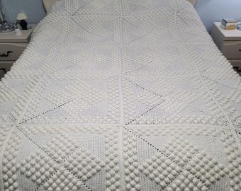Vintage Hand Crocheted Bed Spread Ivory Popcorn stitch 98 × 74
