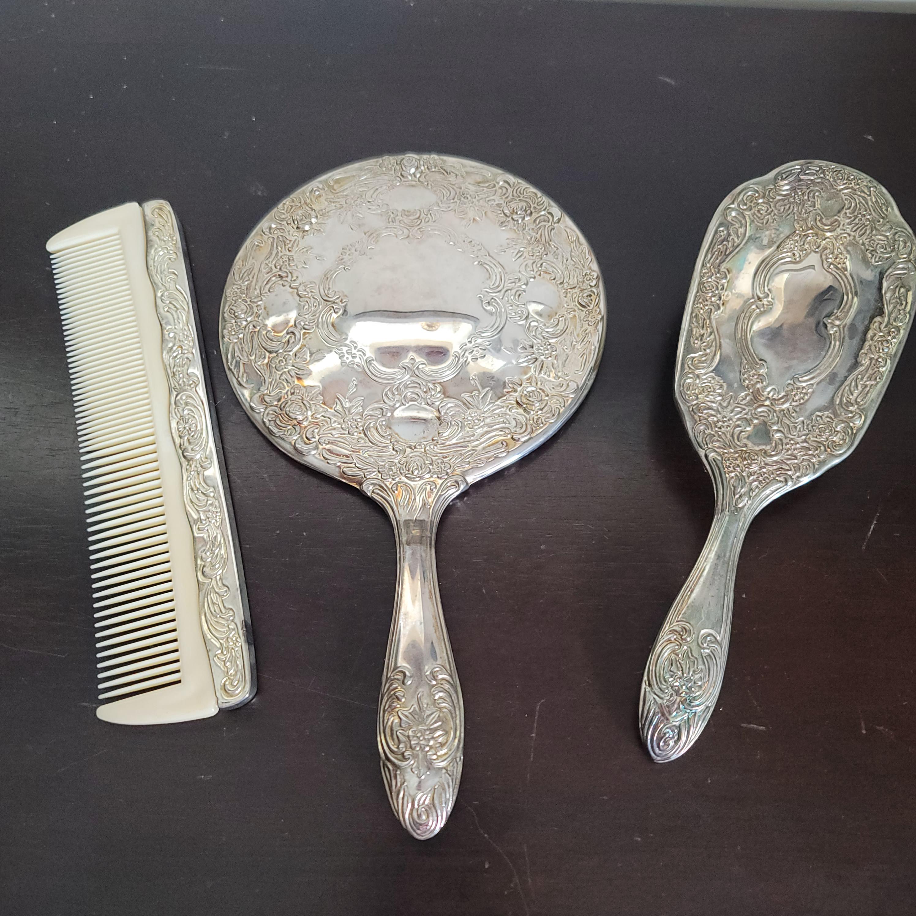 Vintage 3 Piece Vanity Set Mirror Brushes Comb Silver Tone  display picture 3