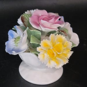 Bouquet di rose floreali in porcellana inglese vintage Royal Stratford