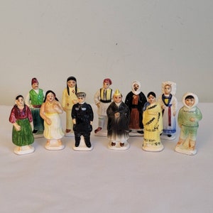 Vintage Tender Leaf Tea Figurine Folk People Culture Figurines Mini