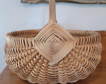 French Farmhouse Harvest Wicker Basket Rattan 14 inch Vintage