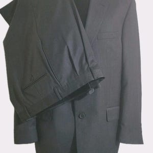 Jos A Bank 2 Piece Suit 43R Charcoal Gray Herringbone Wool Plaided Pants Fit 36X29