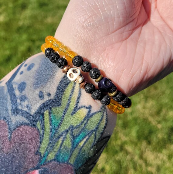 Howlite skull bracelet sale