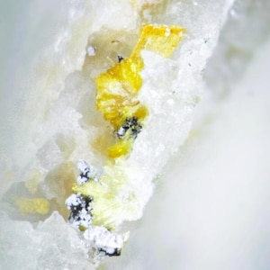 Matulait & Laueit (Mikromineralien), Mine Foote Lithium Co., Kings Mountain, Cleveland County, North Carolina, USA